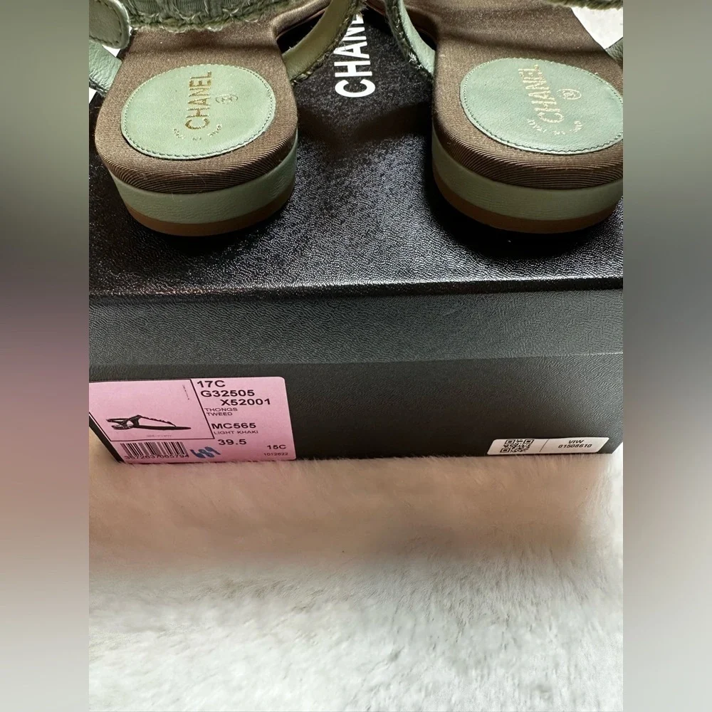 CHANEL Women's Sandals with Green Straps-Thongs,Tweed brand new with box